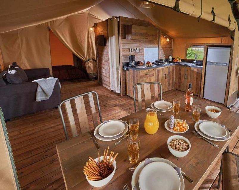 Camping Du Garlaban Aubagne Exterior foto